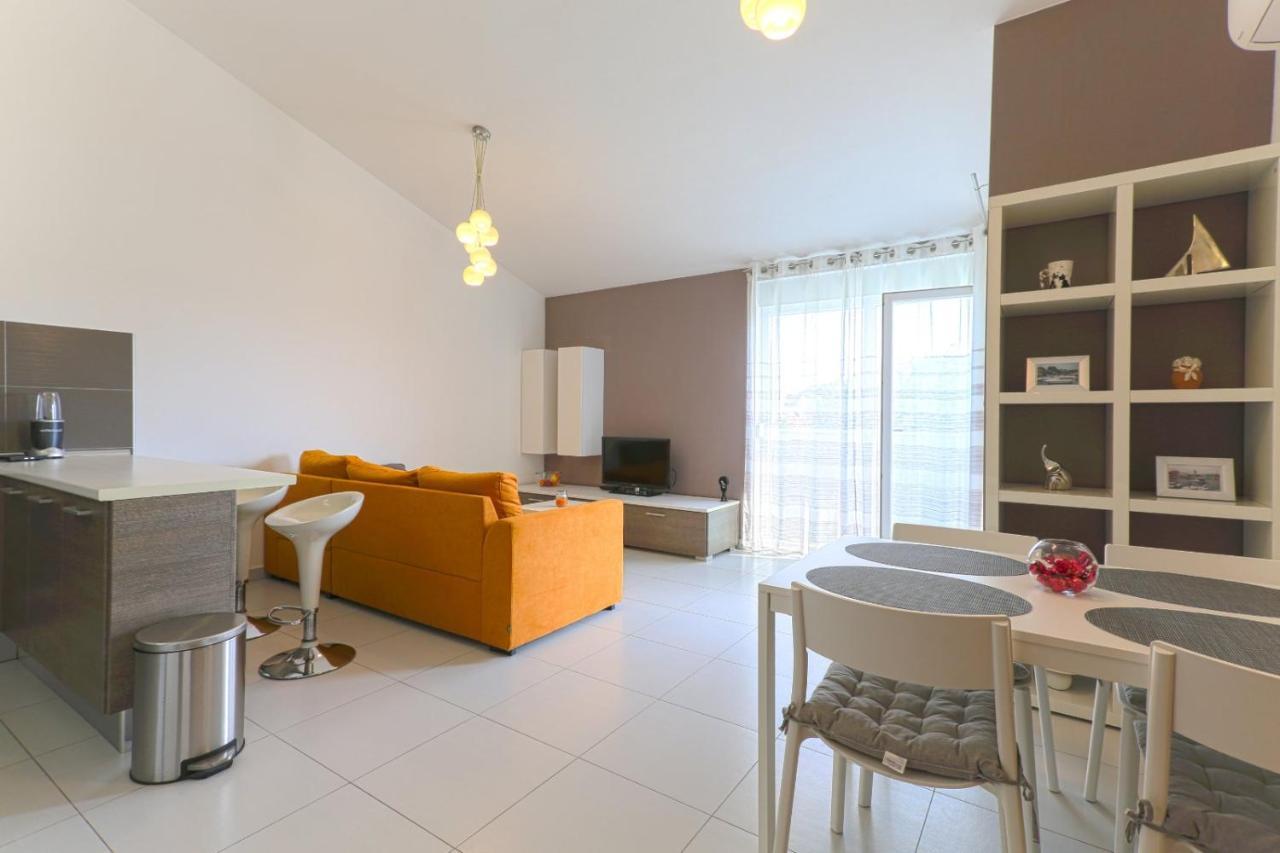 شقة Apartman M&A بولا المظهر الخارجي الصورة